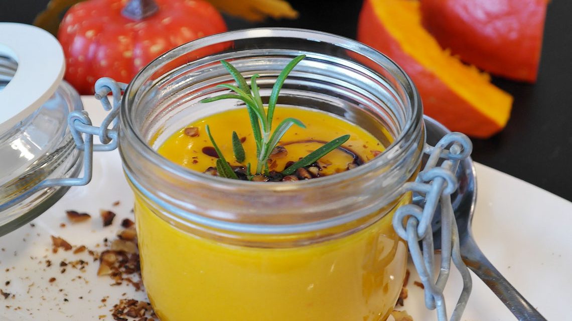 Kürbissuppe ©2020 RitaE auf Pixabay