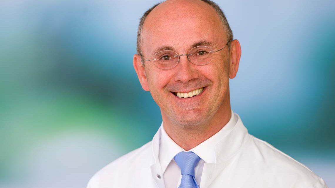 Dr. Ralf Thiel, Uruloge an an der Asklepios Paulinen Klinik