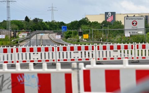 Der Bypass ist fertig. Nach der Abnahme am Vormittag kann der Verkrht quer über die A 66 rollen