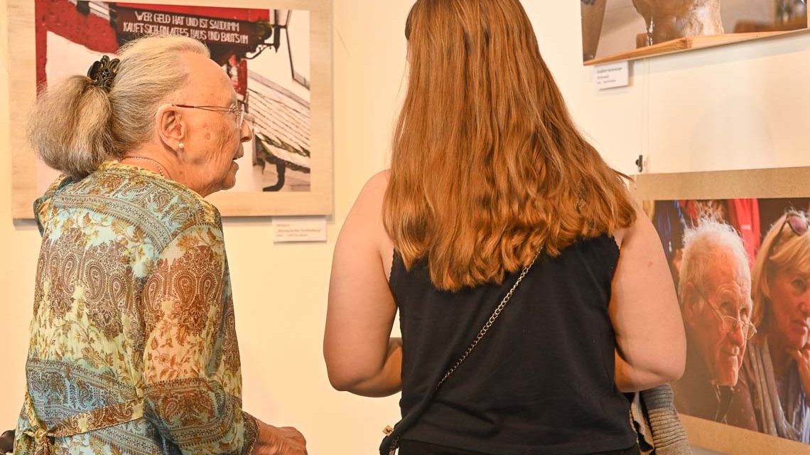 Verissage zur Fotoausstellung "Bewegung und Bewegen" im Rathaus