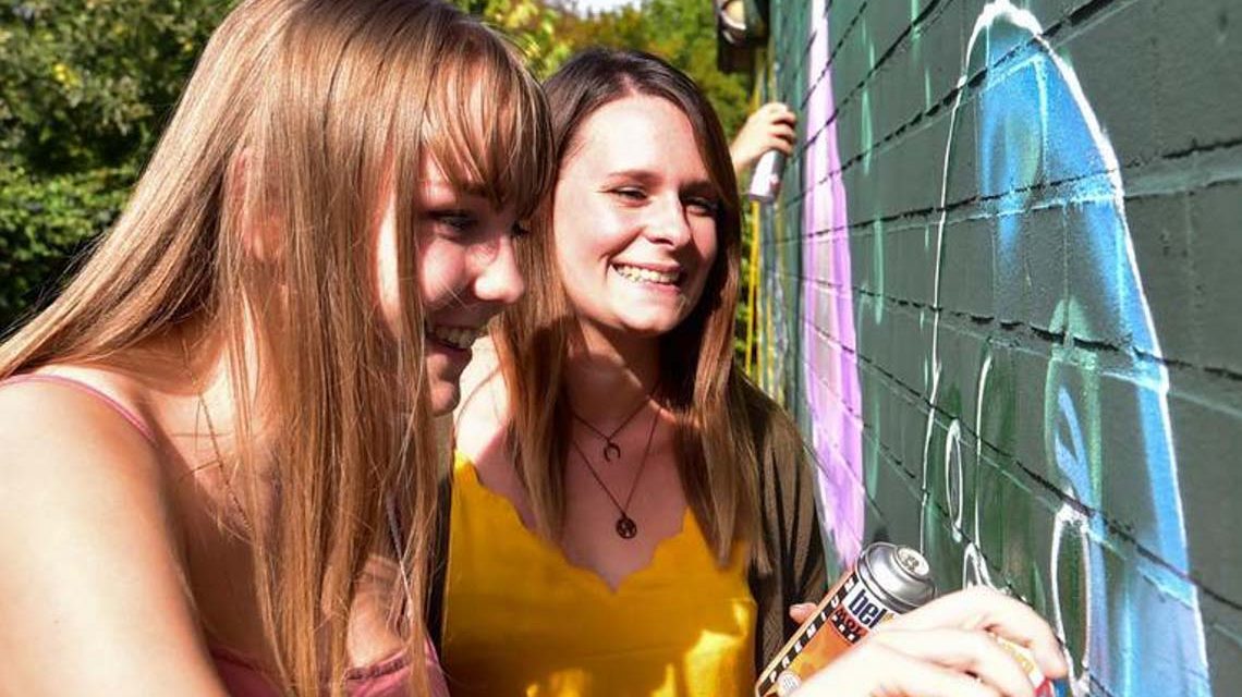 Die Cornflakes-Goup in ihrem Element: Sprayen im Schelmengraben.