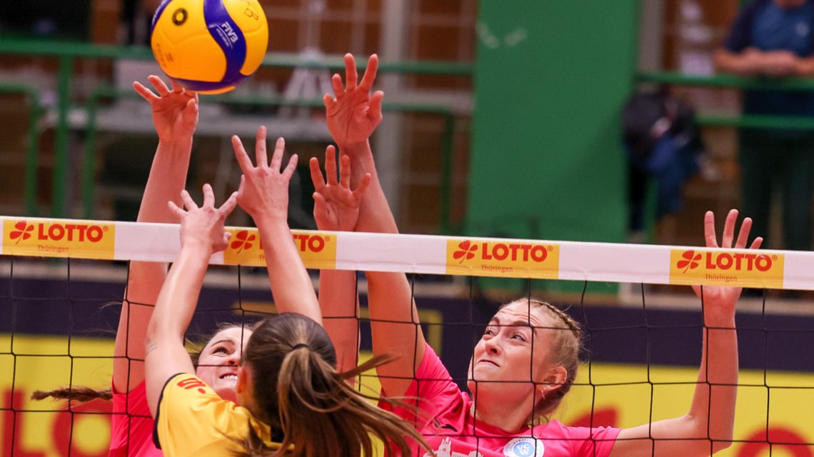 Archivbild: Tanja Großer beim Block am Netz. (nicht im DVV-Pokal)