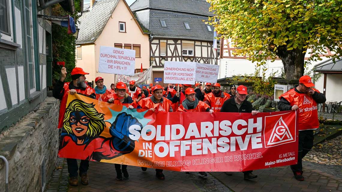 Warnstreik der IG Metall in Runkel