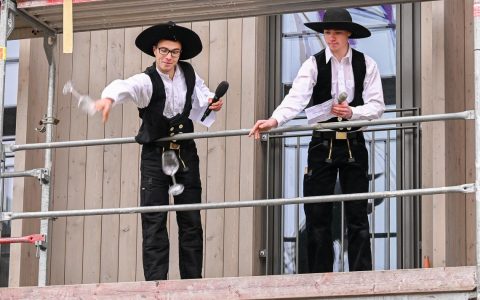 Richtfest: Wohnturm und Kindertagesstätte Kastel-Housing