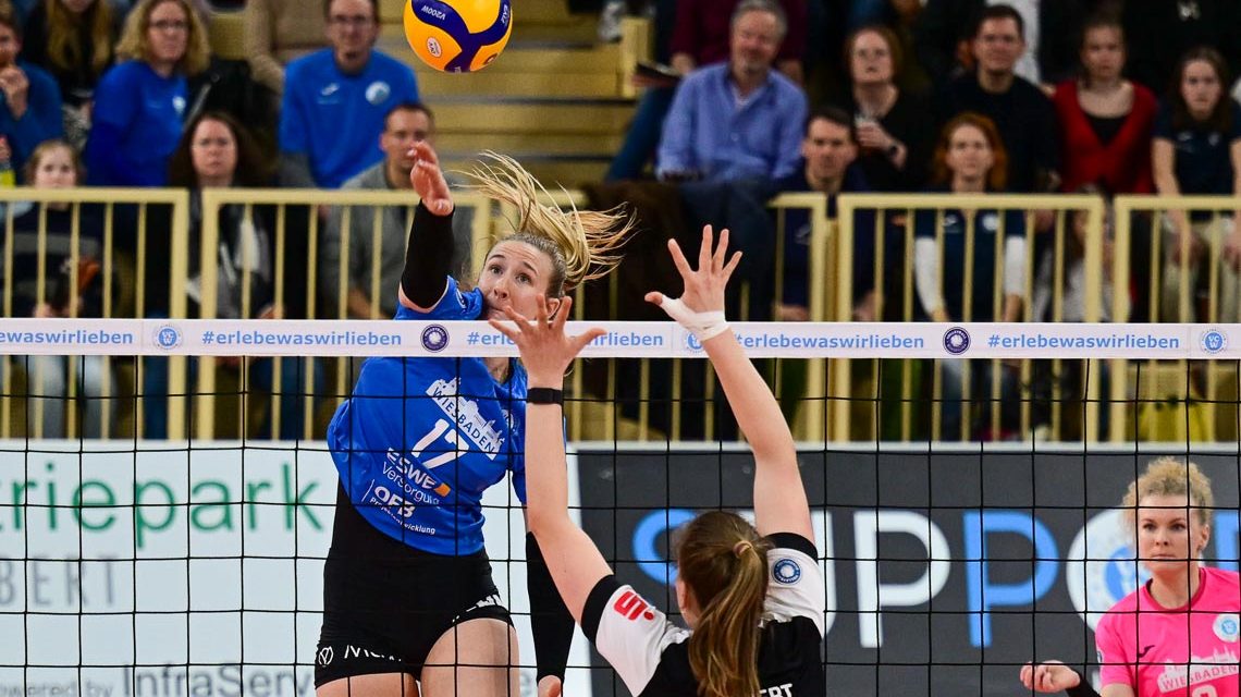 Rachel Anderson sichert sich die MVP Medaille in gold