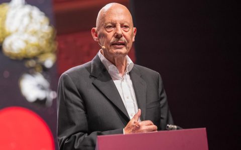 Ludwig Fresenius auf der Bühne beim Festakt »175 Jahre Bildung im Namen Fresenius