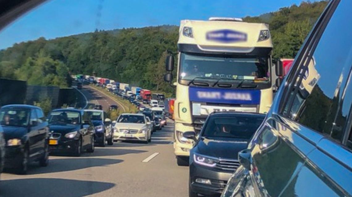 Stau auf der Autobahn.