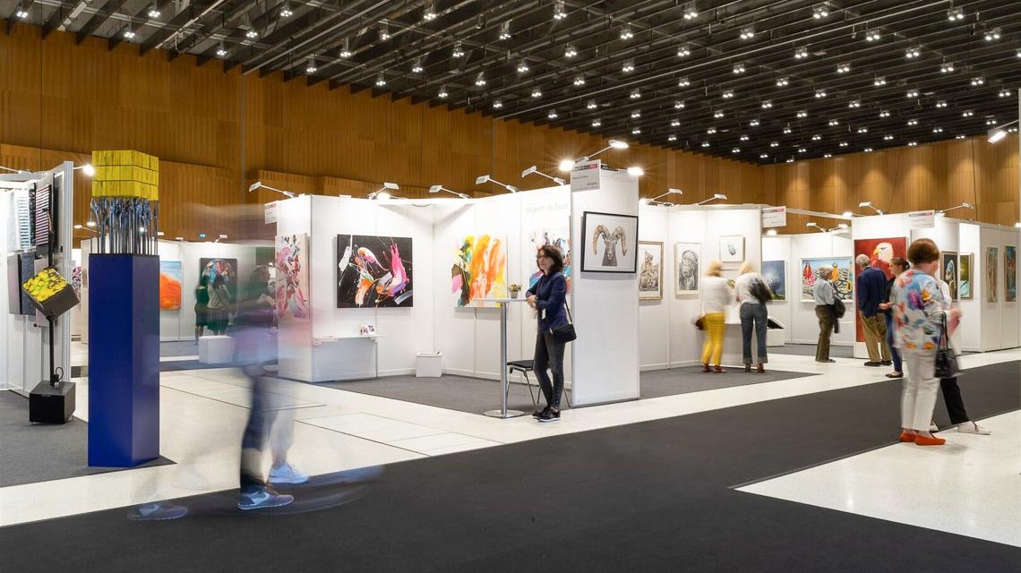 ARTe Wiesbaden, Blick in die Ausstellungshalle.