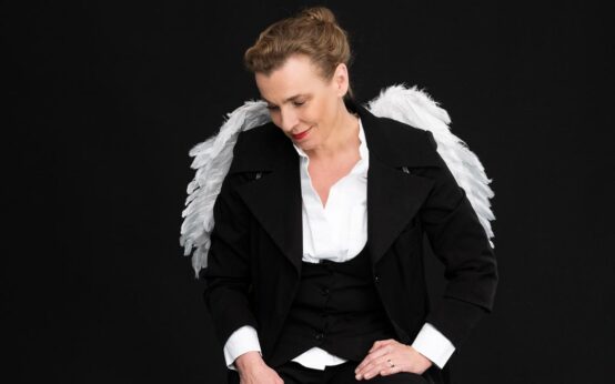 Tina Teubner im Theater im Pariser Hof.