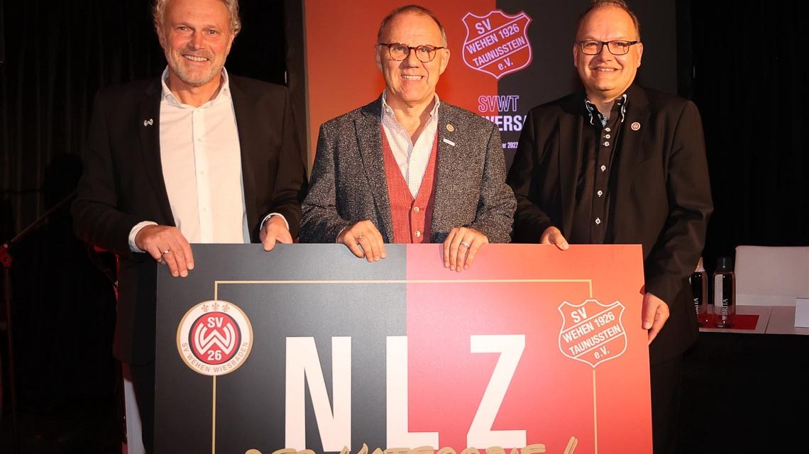 Freuen sich über die Hochstufung des NLZ (v.l.): Vizepräsident Jürgen Fladung, NLZ-Leiter Armin Alexander und Geschäftsführer Nico Schäfer (Foto: SVWW).