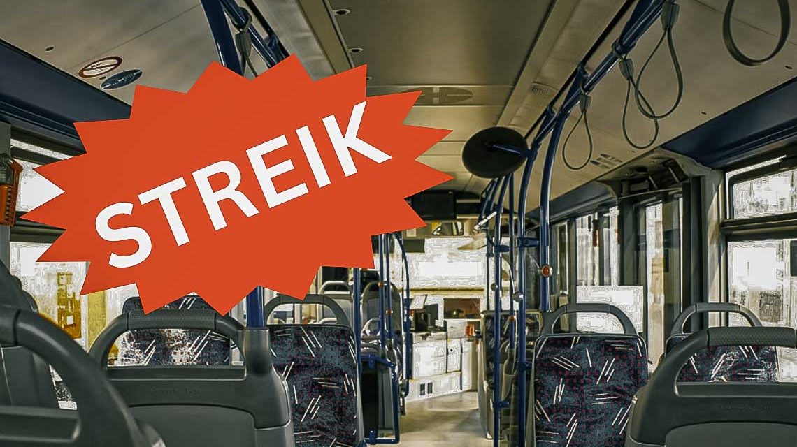 Warnstreik in Wiesbaden ... Streik, nicht nur der Linie 39: Blick in einen leeren Linienbus,