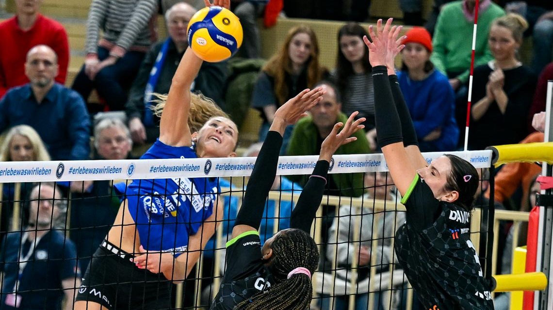 Melissa Langegger im Angriff, VCW - Ladies in Back, 2:3