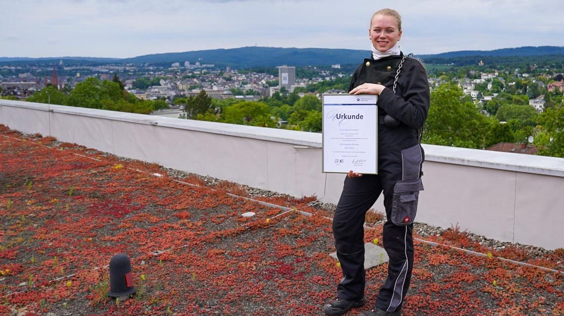 Schornsteinfegerin Hanna Keutner ist Lehrling des Monats
