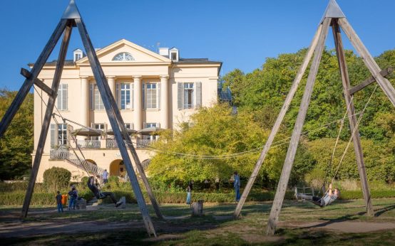 Schaukel am Schloss Freudenberg