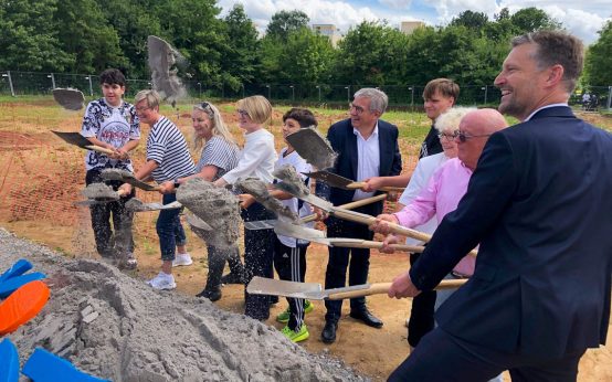 Spatenstich für das neue Stadtteilzentrum Gräselberg.