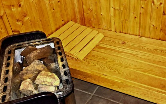 Ofen in der Sauna, Symbolfoto für Schwellbrand in m Thermalbad Aukamm.