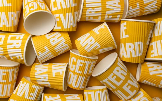 Pappbecher Plastikbecher, Wegwerfgesellschaft