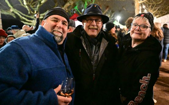 Anglühen am Biebricher Weinstand 2025.