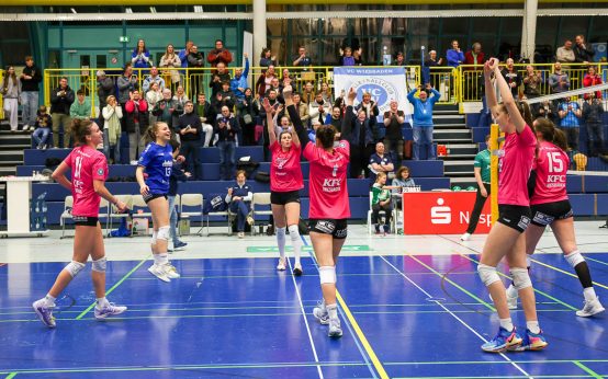 VC Wiesbaden II gewinnt souverän gegen den TV Holz.