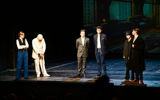 Schultheatertage, Auftakt: Der aufhaltsame Aufstieg des Arturo Ui