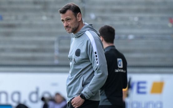 SVWW Trainer Nils Döring blickt kritisch. Zu gern hätte er den Sack in Köln zugemacht. So bleibt zumindest rechnerisch noch ein Risiko bestehen.