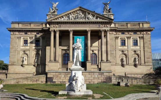 Schiller Denkmal Wiesbaden, Archivbild.