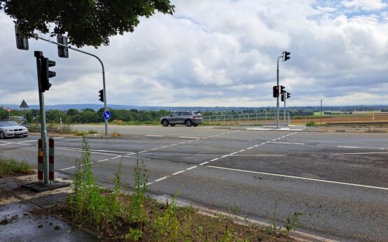 Neue Ampel an der B455