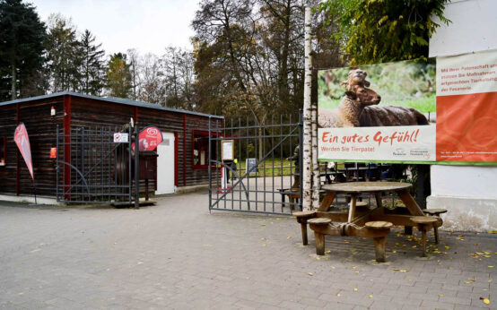 Eingangsbereich vom Tier- und Pflanzenpark Fasanerie Wiesabden.